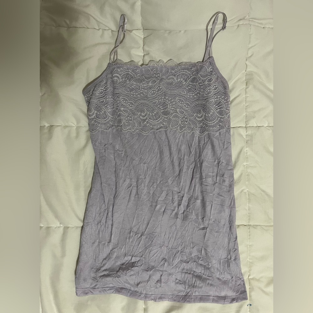 Light purple paisley lace design tank